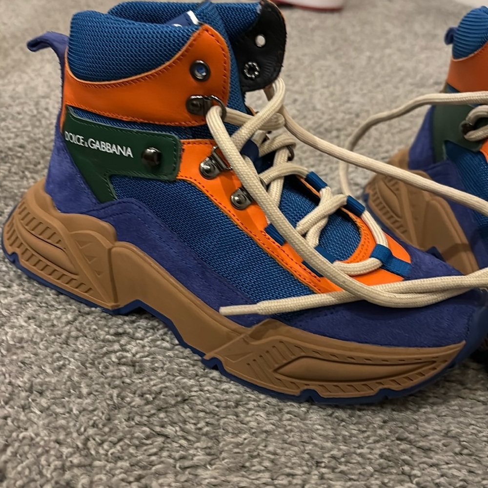 Dolce and Gabbana Kids Sneaker boots!